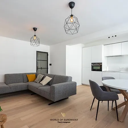 Bright Near The Sea And The Marina Appartement