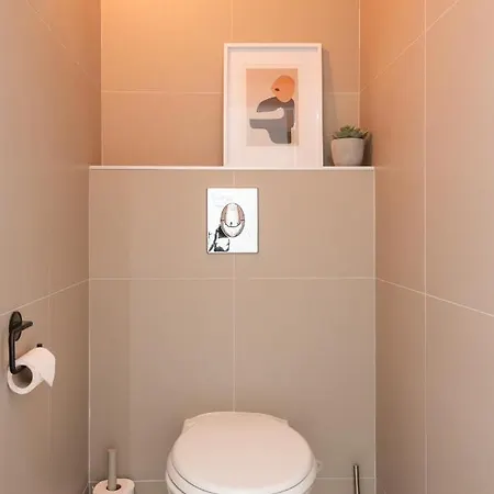 Bright Near The Sea And The Marina Appartement