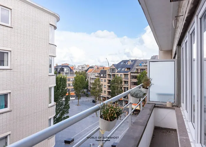 Bright Near The Sea And The Marina בית נופש